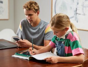 L'éducation continue de façonner